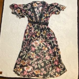 Toby and Olive Sheer High-Low Duster Size Medium Floral